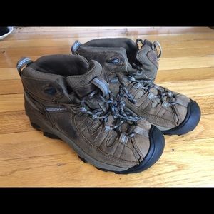 Keen hiking boots